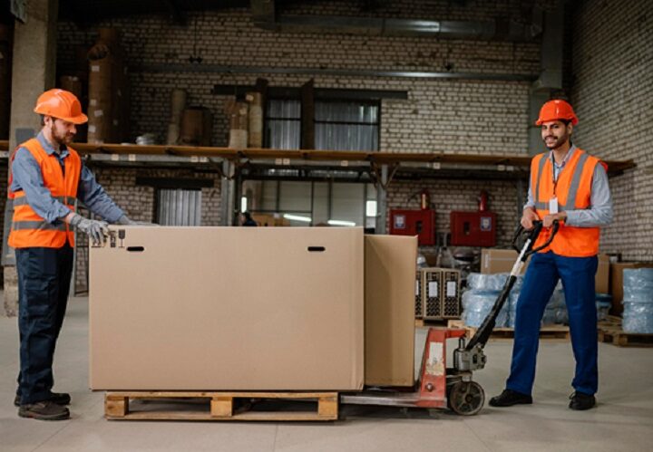Selecting the Right Material Handling Equipment for Heavy-Duty Applications