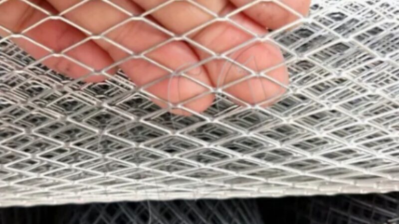 Choosing the Right 4×8 Expanded Metal Sheet for Industrial Safety and Decorative Applications