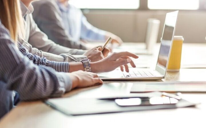 Why Law Firms Are Quietly Outsourcing Research